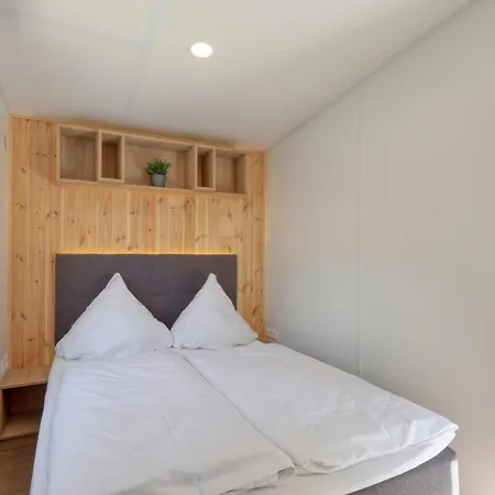 Holiday home Tiny Haus 54 Am Brombachsee *
